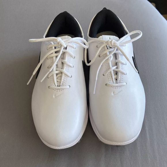 Women’s Nike Air Zoom Golf shoes. - Picture 3 of 5